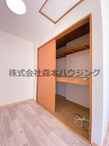 【収納】 | 　寝屋川市菅相塚町11戸建貸家 | たっぷりとした収納スペースです