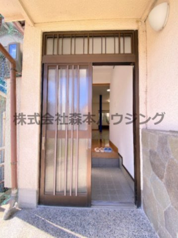 【内装】 | 　寝屋川市菅相塚町11戸建貸家 | 内装は落ち着いています