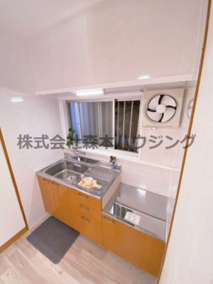 【キッチン】 | 　寝屋川市菅相塚町11戸建貸家 | キッチンでお料理をお楽しみください