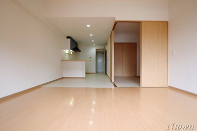 【居間・リビング】 | Gramercy Shirakawa Koen | 使いやすい居間です