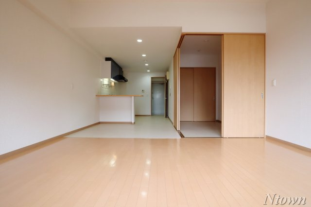 【居間・リビング】 | Gramercy Shirakawa Koen | 使いやすい居間です