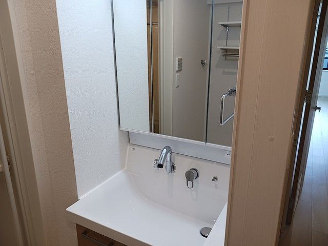 明るい洗面所です