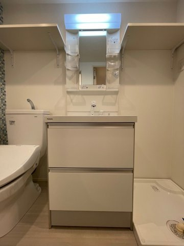 板橋区中丸町のアパートの独立洗面台|別号室イメージの為、現状を優先致します。