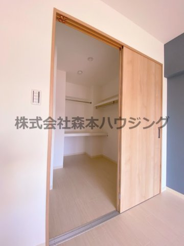【収納】 | 　ロイヤルハイツ三喜 | ウォークインクローゼットです