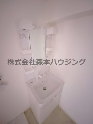 【独立洗面台】 | 　ロイヤルハイツ三喜 | 独立洗面化粧台付き