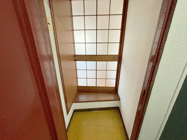 リアライズ東三国の玄関
