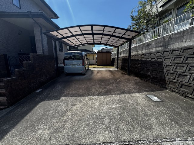 中山1丁目戸建ての駐車場|カーポート付き♪