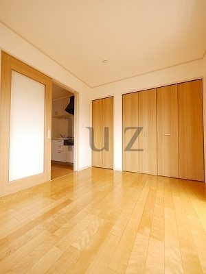 メゾン東久保の居間・リビング|広々としたお部屋です！