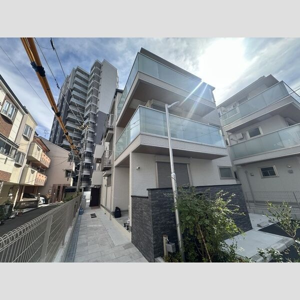 スプランデュール高井田の外観