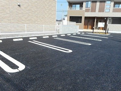 【駐車場】 | アワー・デライト | カースペースがあります