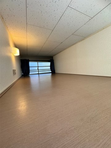 レオパレス鶴園の居間・リビング