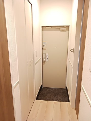 メゾン・ド・フロレゾンの玄関