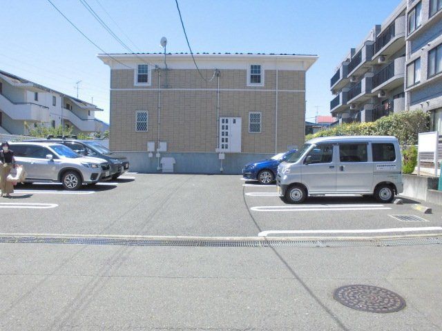 ミドルスクエアの駐車場