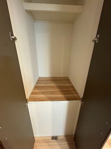 紅梅町戸建の収納|こまごまとしたものを収納できそうですね