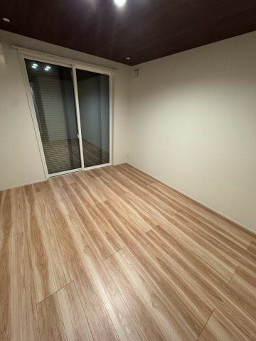 紅梅町戸建の居間・リビング|居間です