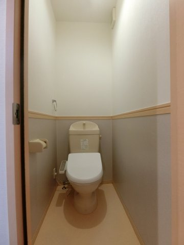 【トイレ】 | プレジャースクエア　B棟 | イメージ102号室の写真