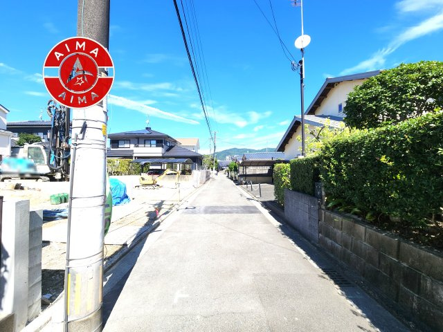 太宰府市都府楼南3丁目第2-2棟（2号棟）の前面道路含む現地写真|前面道路です。