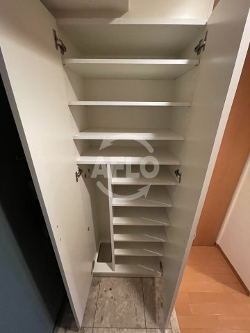 エスリード御堂筋梅田の収納|エスリード御堂筋梅田　シューズボックス