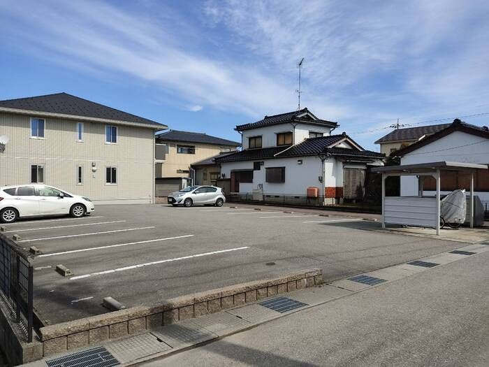 D-roomアネシスの駐車場