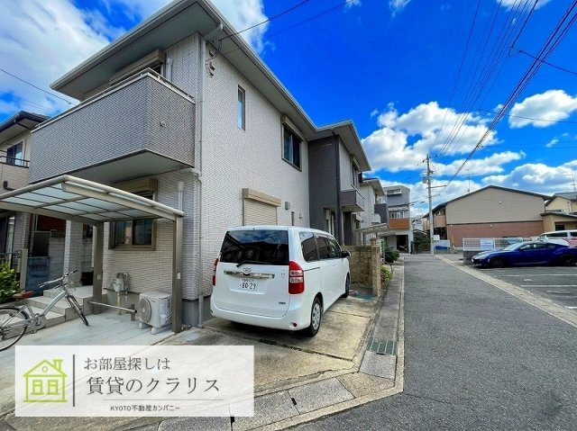 常盤村ノ内町8-88テラスハウスの駐車場
