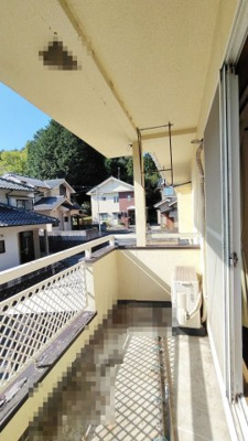 【バルコニー】 | 北広島町有田　５ＬＤＫ戸建て | ◎２Ｆのバルコニー
日当たり、眺めも良好
※2026年10月ハウスクリーニング予定
