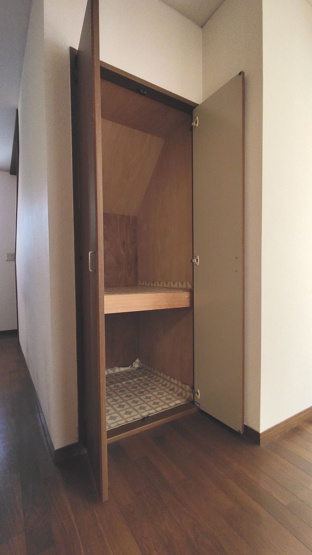 【収納】 | 北広島町有田　５ＬＤＫ戸建て | ◎１Ｆホールに収納クローゼットつき
※2026年10月ハウスクリーニング予定