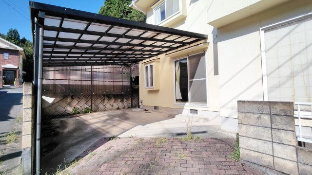 【駐車場】 | 北広島町有田　５ＬＤＫ戸建て | ◎ひろびろ車２台～駐車可能（車種による）
