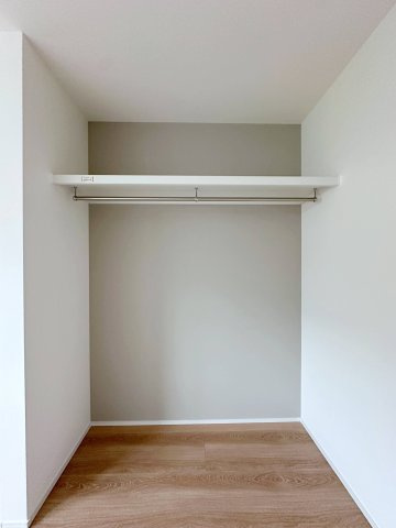 安芸区中野2丁目 No.1の収納|全居室収納☆
6.5帖洋室のクローゼットです♪