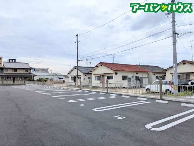 オースピシャス大安寺の駐車場