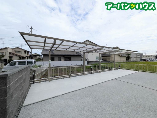 オースピシャス大安寺の駐車場