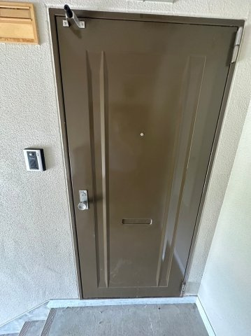 ハイツ一番館の玄関