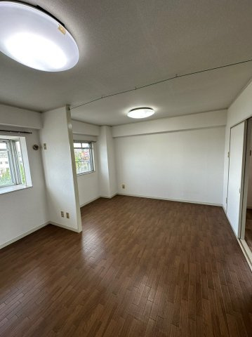 ハイツ一番館の居間・リビング