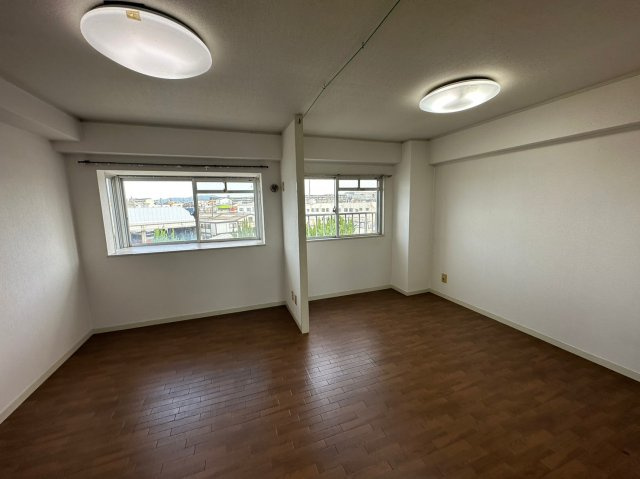 ハイツ一番館の居間・リビング