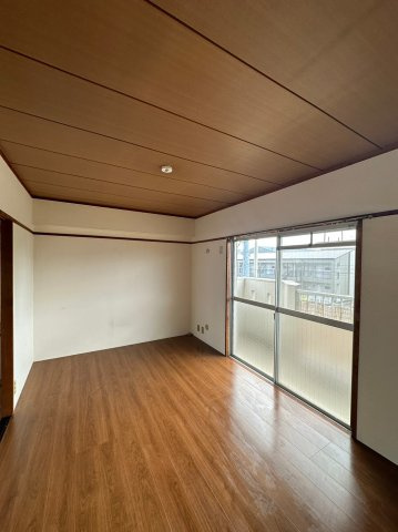 ハイツ一番館の居間・リビング