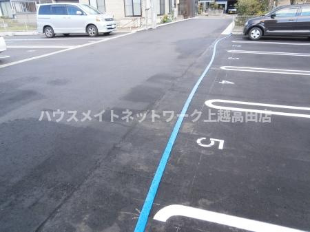 ファーマメントの駐車場|消雪付駐車場