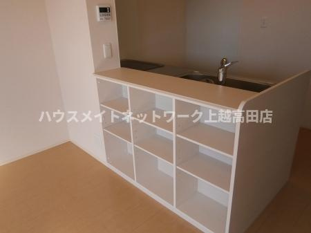 ファーマメントの設備|キッチン背面収納
