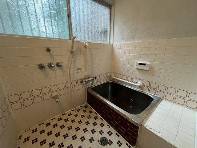 志染町戸建の浴室