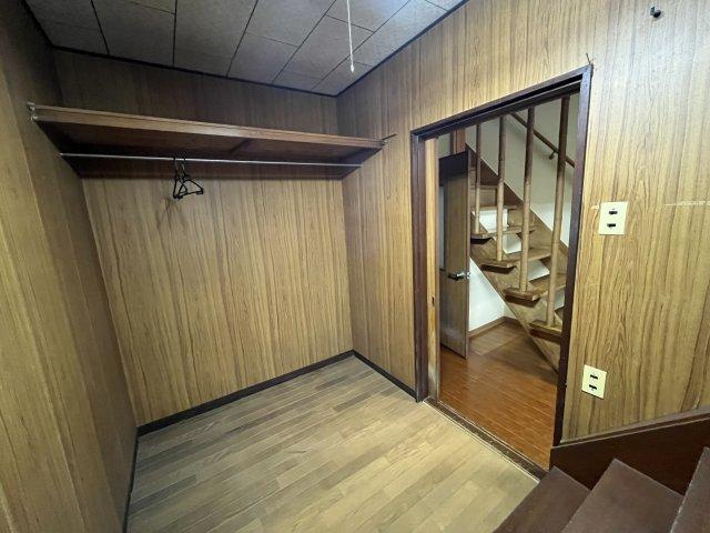 志染町戸建の収納