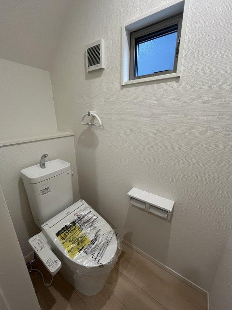 三木市自由が丘本町新築戸建のトイレ