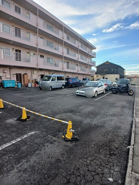 アーバンＫ・Ｆの駐車場
