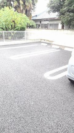 アリエスの駐車場