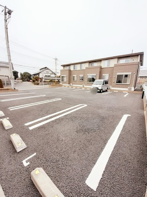 グラン　ジェルメの駐車場