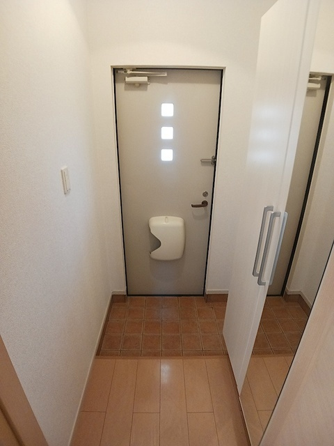 シャインメモリー　Ⅱの玄関