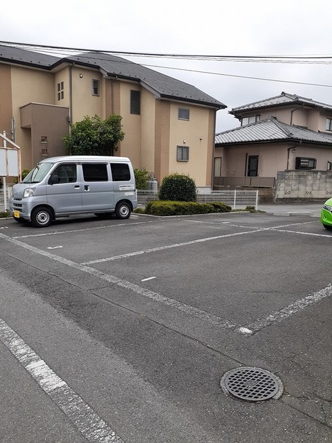 ルミエールの駐車場