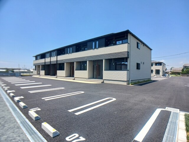 ロータス三室　Ｃの駐車場