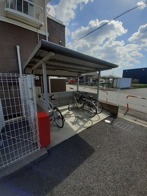 ミストラルＢの駐車場