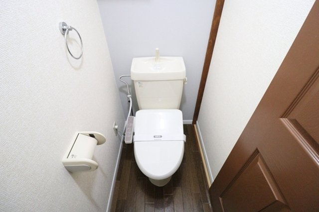 エディフィスＫＴのトイレ|温水洗浄暖房便座