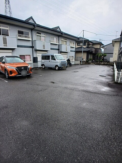ファミール　Ⅴの駐車場
