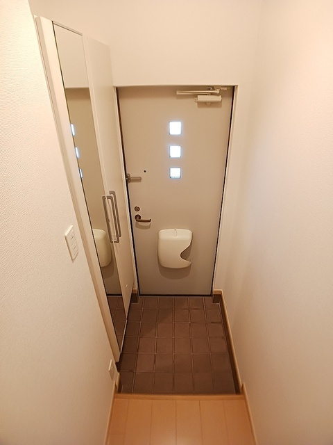 リヴィエールⅤＢの玄関