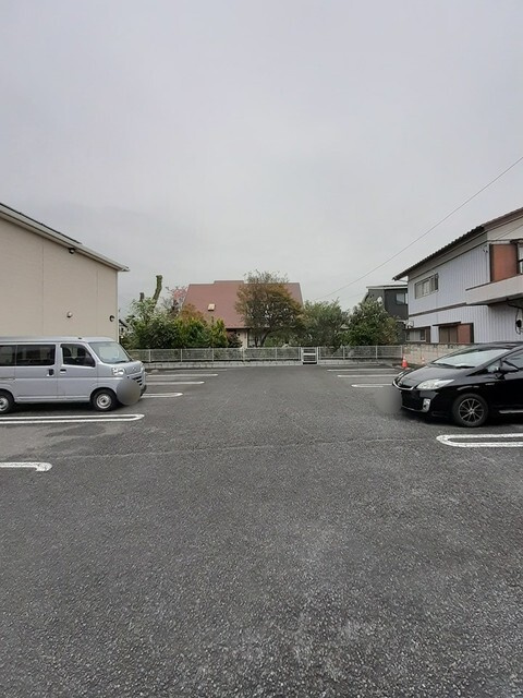 カルム２２の駐車場
